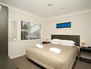 Street 4* New Plymouth